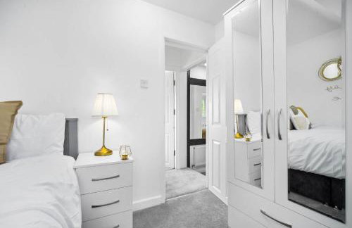 Charming Harvington Cottage - Hot Tub, Pet Friendly, Sleeps 11 - Foto 15