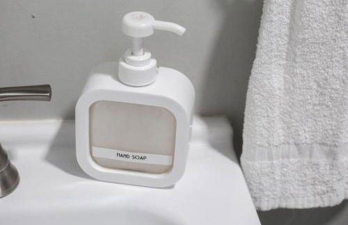 8BR 4BA Home Near NYC -Sleeps 16 - Foto 53