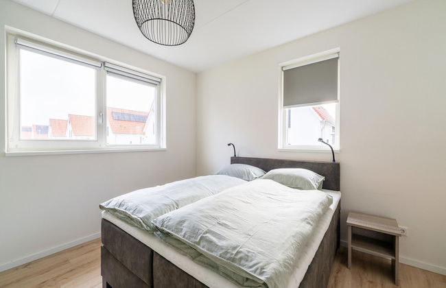 Luxurious Holiday Home With Parking - Photo 5