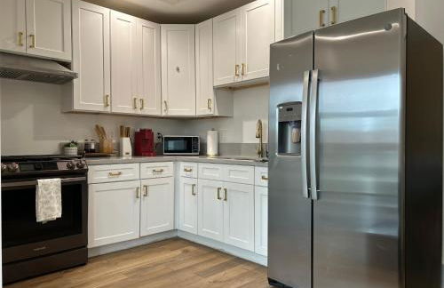 Newly Gated Stylish Steps to Hollywood 2B2B - Foto 12