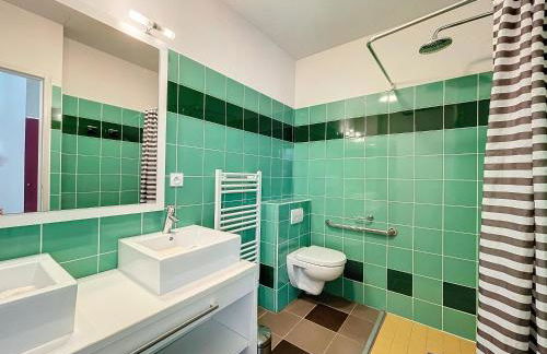 Charmant T3 plain-pied avec terrasse privée, parking gratuit et piscine à Baden - Photo 16