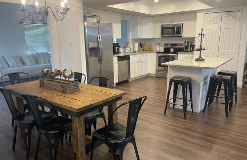 Beautiful Home across the street from Lake June! - Foto 69