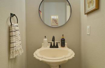 Spacious Family Gem, Close to Lake, Hot Tub - Foto 5