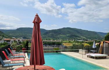 Le Coin Charmant - vue montagnes et jacuzzi privé - Foto 24