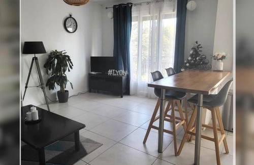 Appartement Tassin Centre - 15' de Lyon - 1 Parking - Foto 5