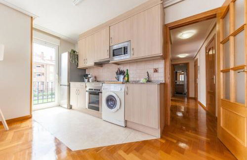 Charming Coastal Apartment Steps from the Beach - Foto 14