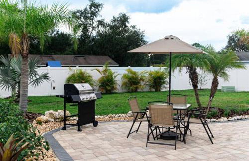 Tropical Backyard Paradise, Hot Tub, Fenced yard - Foto 1