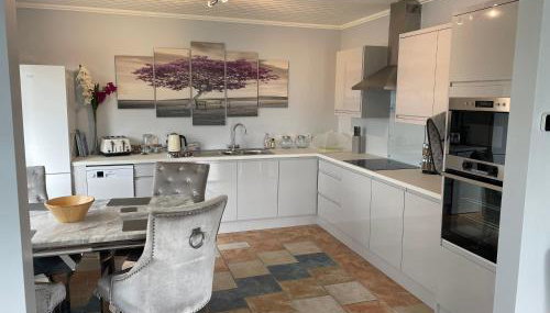 Beautiful 3-Bed House in Sunny Killough Down - Foto 2