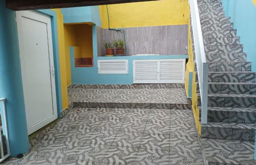 Blue And Gold Cozy Home - Photo 15