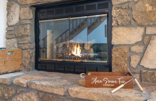 Secluded-Pvt Hot Tub-Free Daily Tickets-Walk to Table Rock Lake - Foto 11