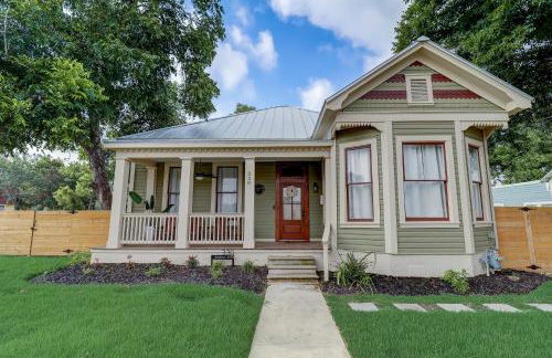 Downtown home with enclosed backyard, deck, streaming, washer/dryer, central AC - Foto 37