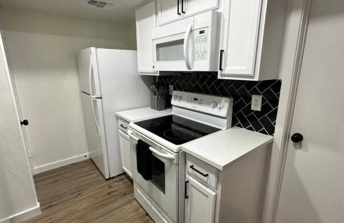 Newly Updated Cozy Home - Foto 18