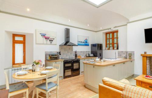 2 Bed in Lynton oc-orange - Photo 3