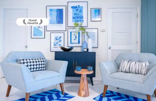 [L] House of Blues minutes KU/Mass & Shopping - Photo 1