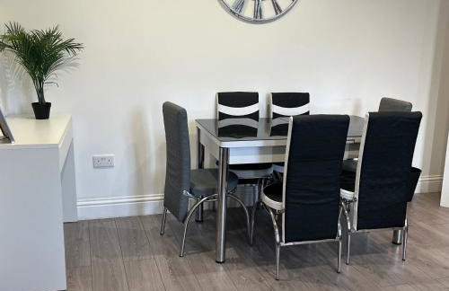 Sleek Sleeps 6 Sunset Views Family friendly - Foto 15