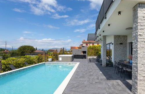 Villa Niko with heated pool, sauna and jacuzzi - Photo 59