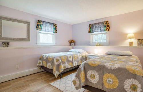 Backyard Chilling Cape Cod Home Steps to Beach - Foto 20