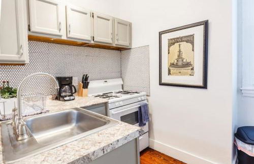 Stylish Flat in Walkable Downtown w Parking - Foto 4