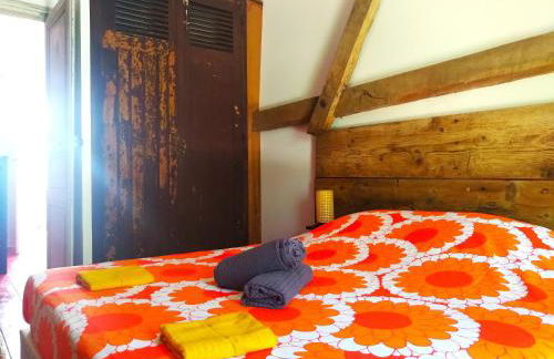 "La Case" - Magnifique ferme rénovée au cœur de la nature - Piscine privée sans vis-à-vis - Vue dégagée - Jardin - Stationnements gratuits devant la propriété - Belles prestations - Foto 16