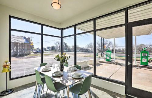 Unique Texas Home in Converted Gas Station! - Foto 12