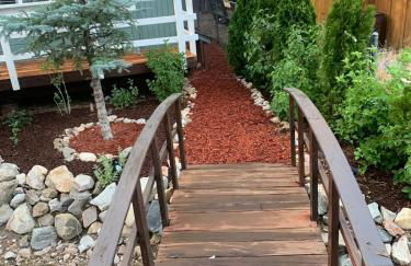 Spacious cozy chalet huge deck over seasonal creek - Foto 27