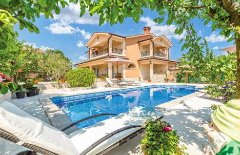 Awesome Home In Nedescina With Kitchen - Foto 1