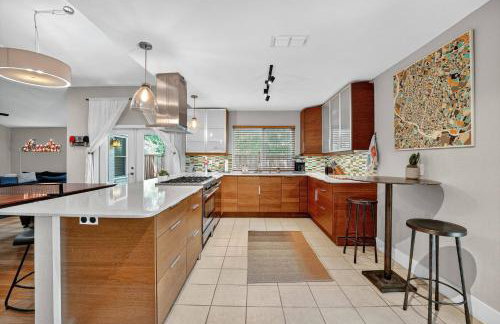 Stylish 3BR Home + Private Pool - Foto 10