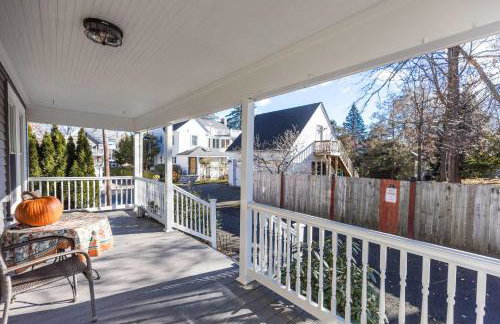 Richards Retreat Walk to Downtown Washer-Dryer - Foto 8