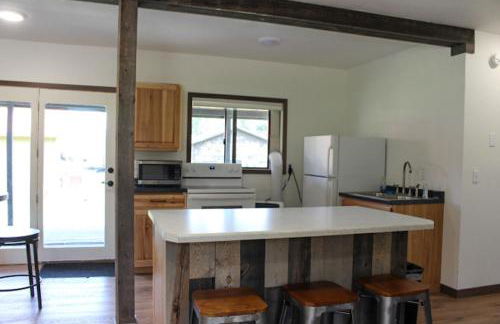 Cabin 6 at Horse Creek Resort - Foto 9