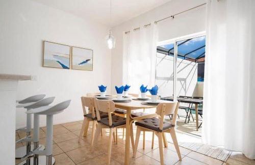 Four Bedroom w/ Screened Pool Close to Disney 4572 - Foto 14