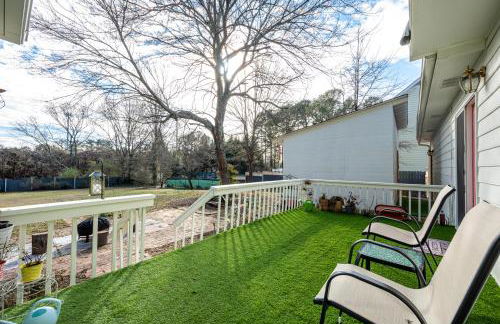 2 Story Home With Sunroom & Cozy Deck Close To KSU - Foto 29