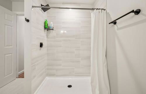 Ideal Family Stay Sleeps 20 in Bloomfield, CT - Foto 56