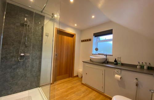 New Bury Cottage near Goodwood - Photo 20