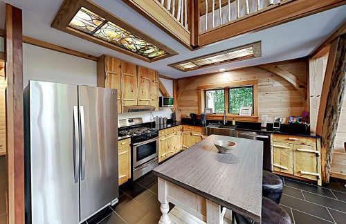 The Lazy Lumberjack Cottages - Photo 13