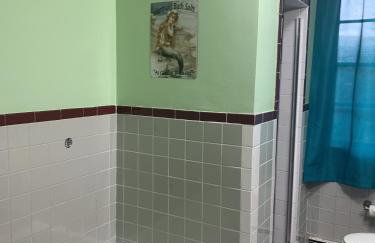 Charming Waterfront Cabin Cabin - Photo 27