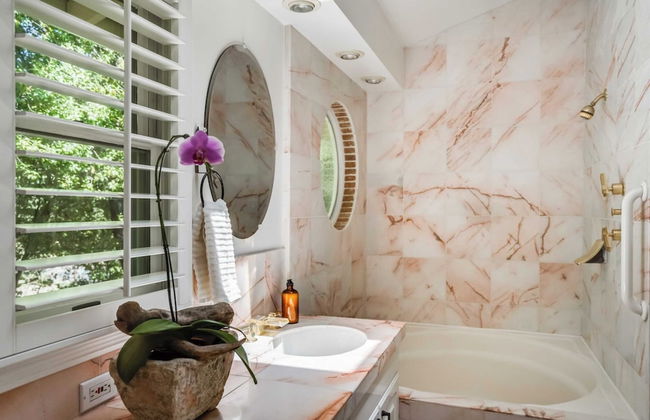 León by Avantstay Private Breathtaking Character Cottage w/ Pool & Hot Tub - Foto 21