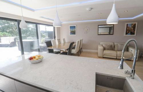 Creek View House - Photo 52