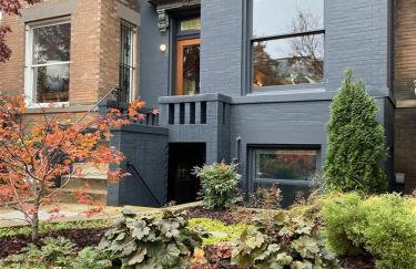 Heart of Mount Pleasant - with parking - Foto 19