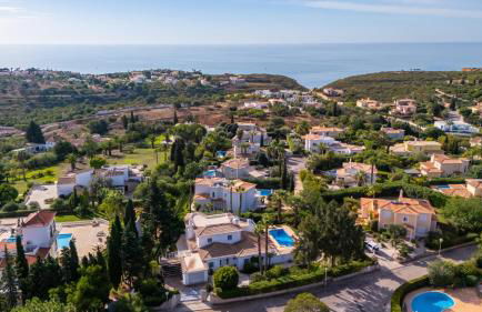 Bright 3 BDR Duplex House With Pool by LovelyStay - Foto 53