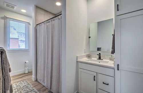 Downtown Traverse City Condo 32 Mi to Ski Slopes! - Foto 14