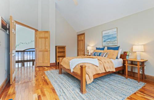 Spacious Lakefront Retreat w/Stunning Views - Foto 14