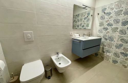 Central Modern Apartment near Lake Como with Elevator and Air Conditioning - Foto 11