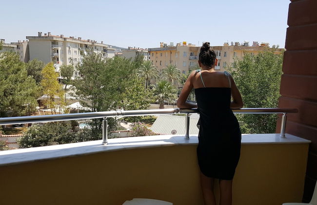 Golden Moon Apart Hotel - Photo 27