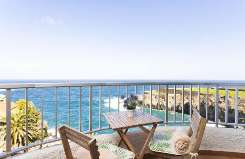 TenoHomes Oceanview Studio with Balcony - Foto 1