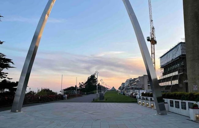 Stunning Apartment by The Leas, West End - Foto 13