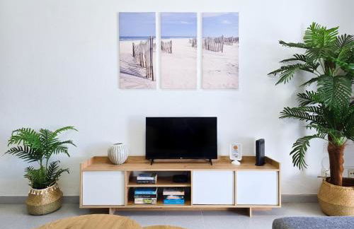 GOLDEN SUN - Sunny Balcony, Sea View, Beach, AC - Photo 32