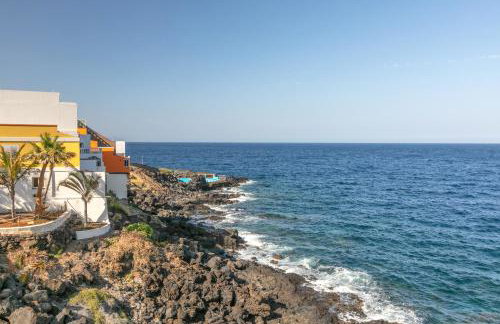 Seaside House With Heated Pool - Photo 35