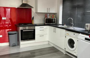 2BR Bungalow with Parking - Sunbeam Haven - Foto 20