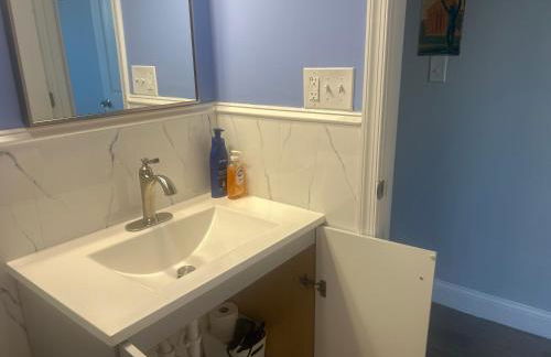 Cozy 2-3 Bedroom Apartment in Center City! - Foto 30