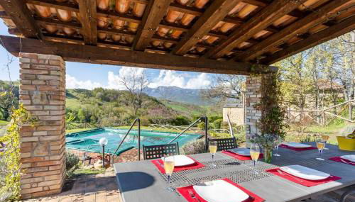 Luxury Villa with Pool, Stunning Location - Foto 4